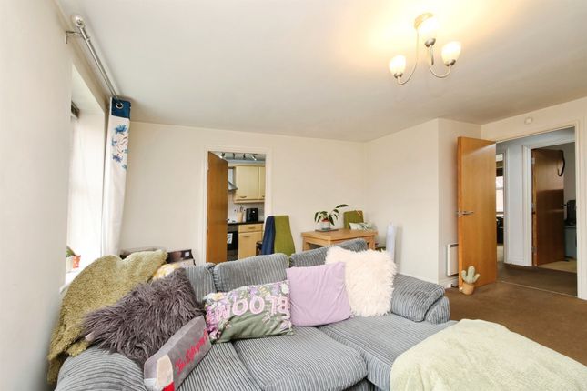 Flat 4, Shipton House, Cobham Way, York photo 3