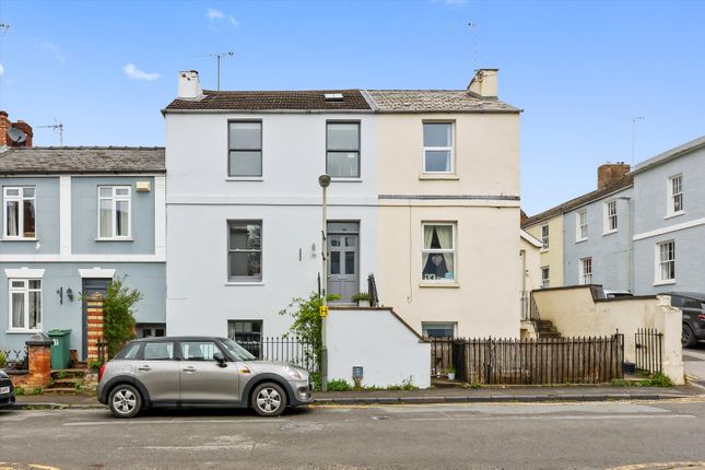 Town house for sale in Cudnall Street, Charlton Kings, Cheltenham