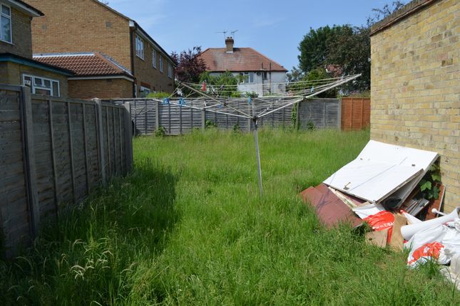 Flat 4, Charterhouse Avenue, Wembley photo 4
