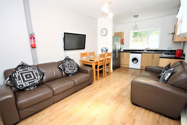 Thumbnail Shared accommodation to rent in Brackenbury Road, Preston