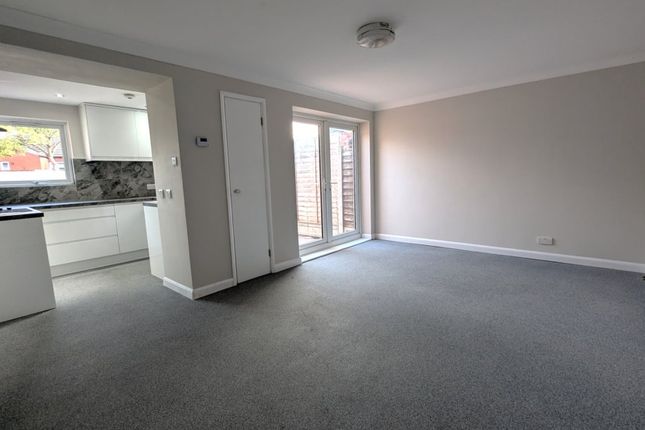61, Dengayne, Basildon photo 3