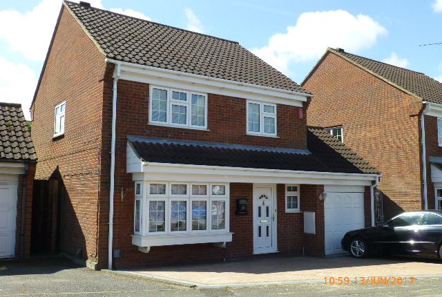 4 bed detached house to rent in Cromer Way, Bushmead, Luton