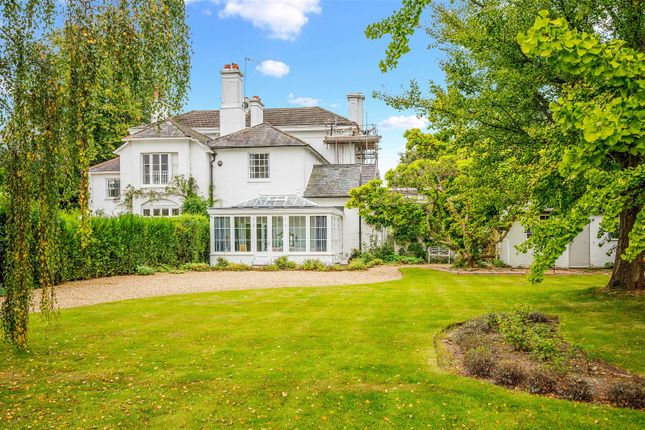 Thumbnail Country house for sale in Ford Manor Road, Dormansland, Lingfield