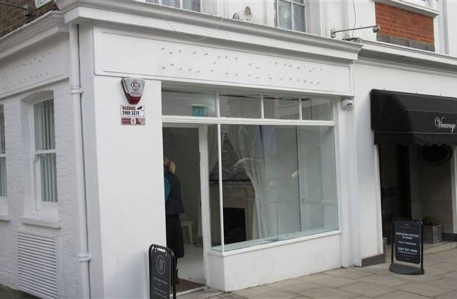 Retail premises to let in 62 Kensington Church Street, London
