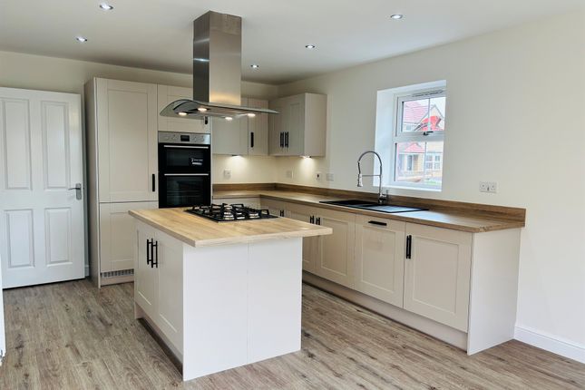 ., The Rockingham, Lindofen View, Immingham photo 2