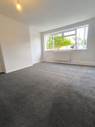 3 Whitehills Crescent, Northampton photo 2