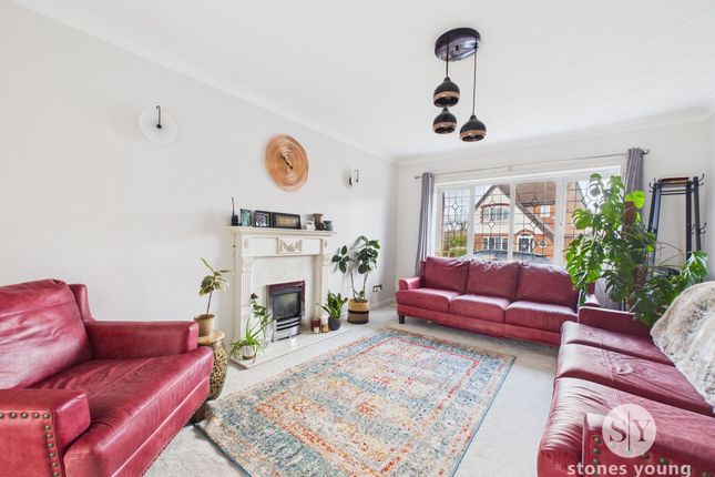 15 Rannoch Drive, Blackburn photo 2