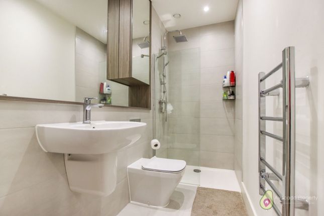 Flat for sale in Mondial Way, Harlington, Hayes