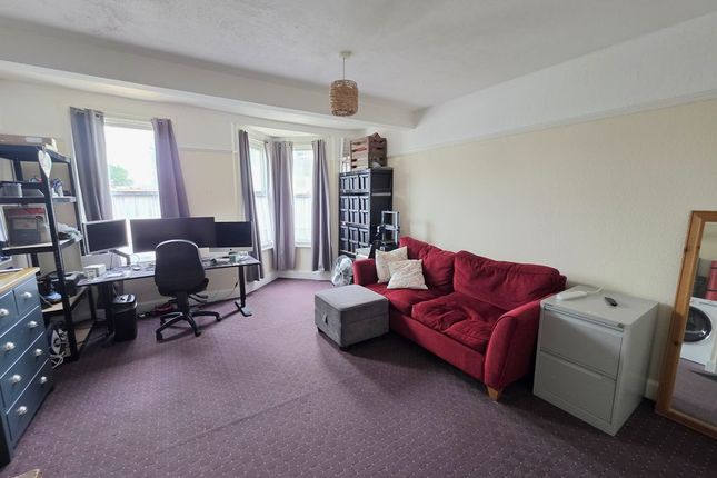 89, Carlingford Drive, Westcliff-On-Sea photo 2