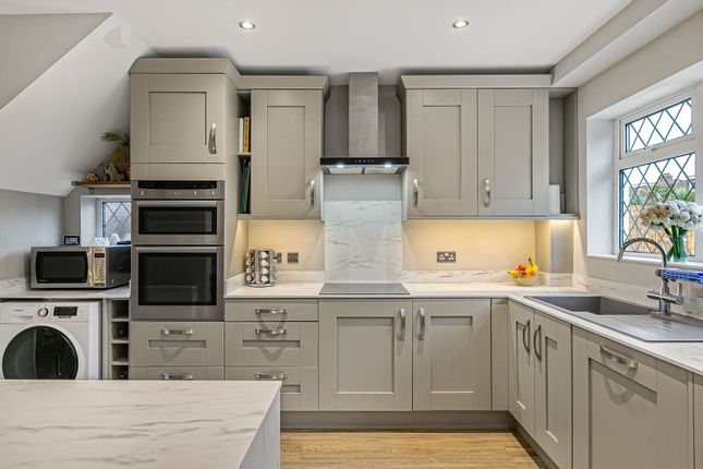 32 Crewes Lane, Warlingham photo 2
