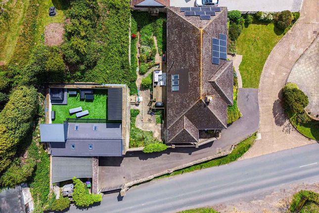 1 Bassett Close, Hythe photo 2