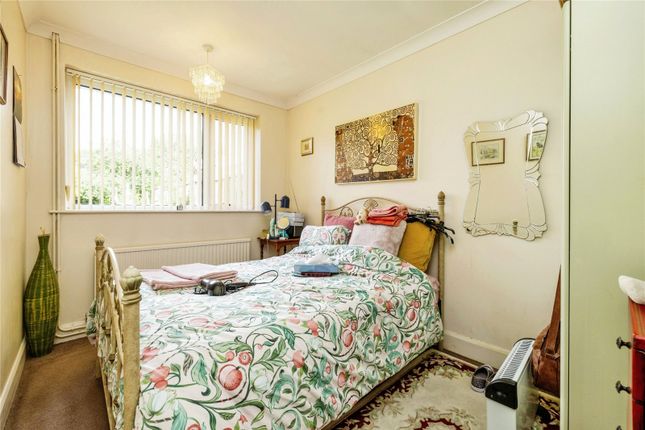 23, Manor Road, Lincoln photo 3