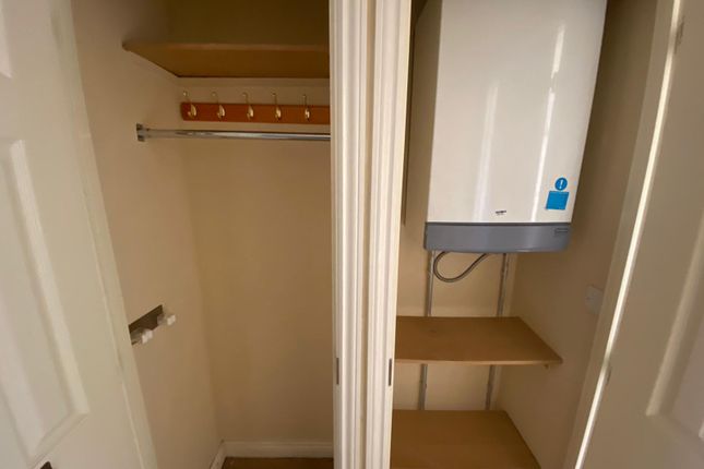42, Lorton Close, Middleton, Manchester photo 4