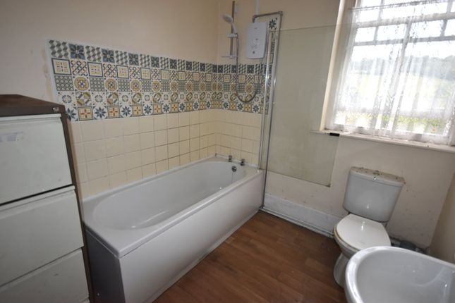 Pengwern & Cledlyn, High Street, Llandysul photo 5