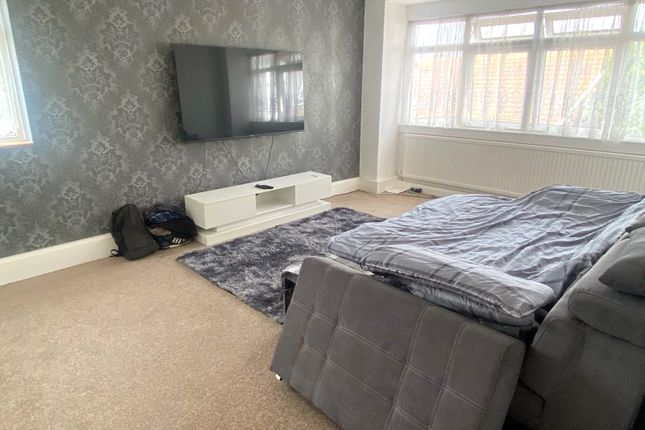 4 Victoria Lodge, 21, Victoria Road, Clacton-on-Sea photo 2