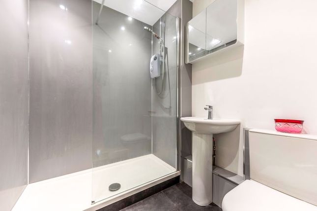 Flat for sale in Mayfield Court, Sidcup