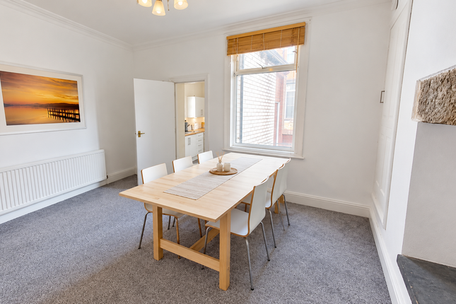 2 Beechwood Place, Leeds photo 3