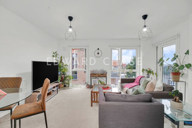 11, 53 Clarence Avenue, Ilford photo 3