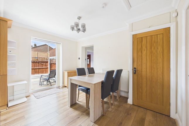 13, Essex Road, Rochester photo 4