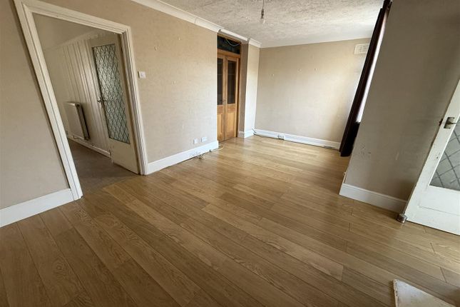 16, Lakefield Place, Llanelli photo 3