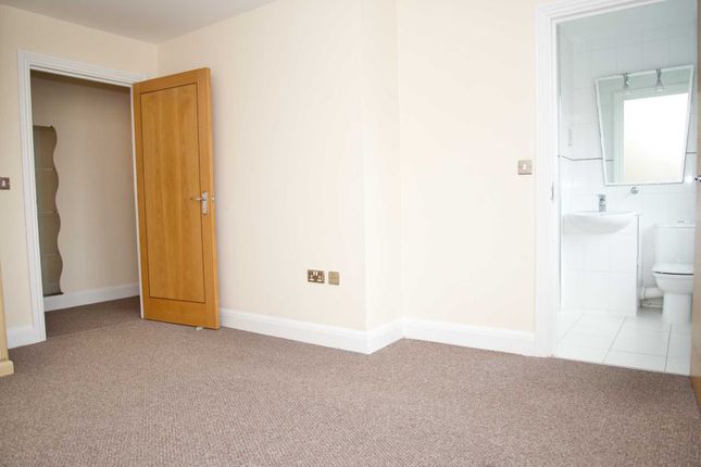 Flat for sale in Miles Close, Thamesmead