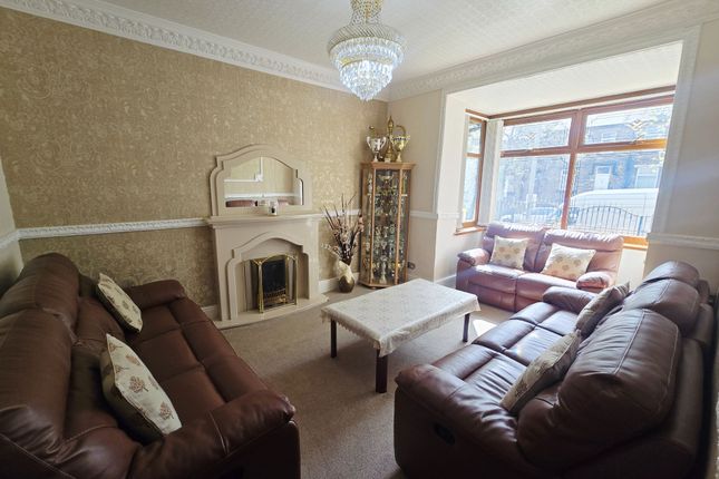 30 Mannheim Road, Bradford photo 2