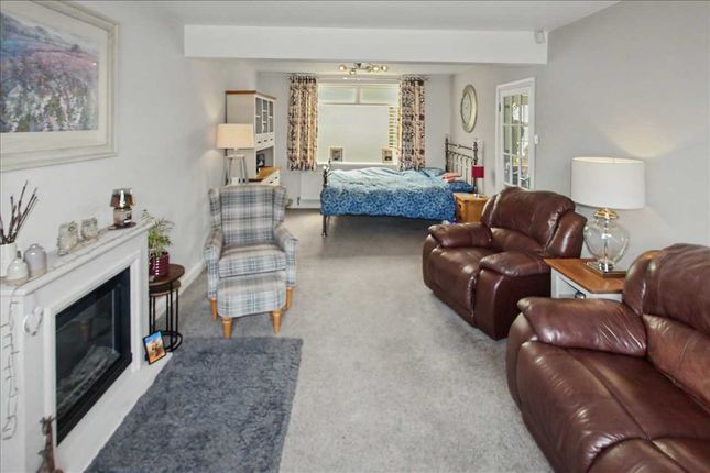 6, Cedar Avenue, Nottingham photo 4