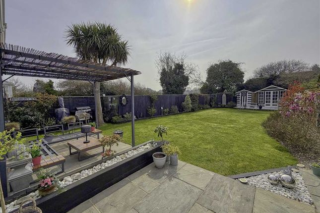 4, Percival Road, Kirby Le Soken photo 2