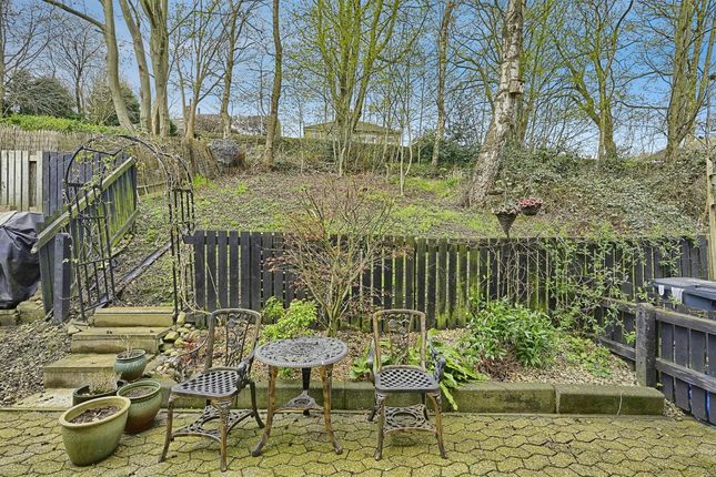 47, Elphaborough Close, Hebden Bridge photo 2