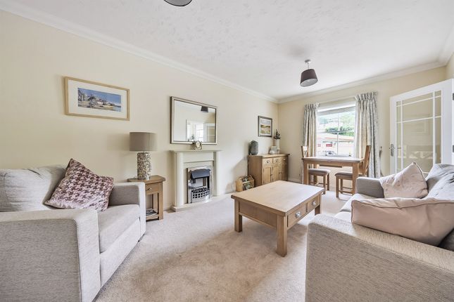 34, Sheldon Lodge, High Street, Berkhamsted photo 2