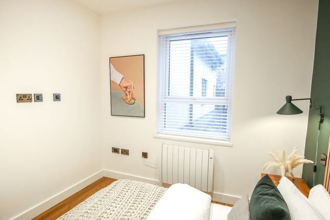 Flat to rent in Oldham Street, Manchester