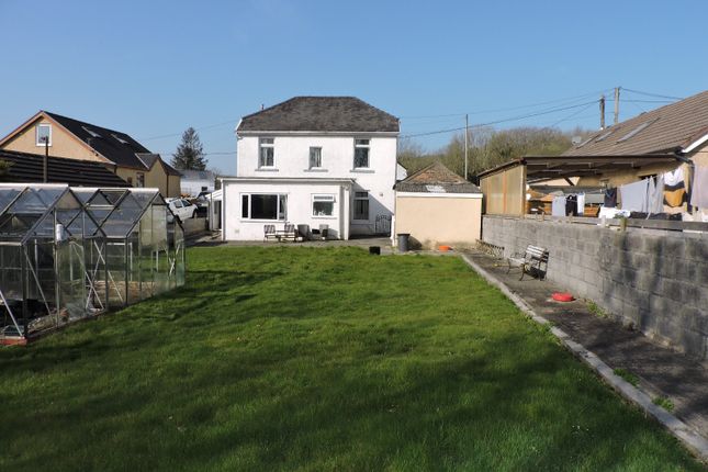 Detached house for sale in Heol Y Felin, Pontyberem, Llanelli