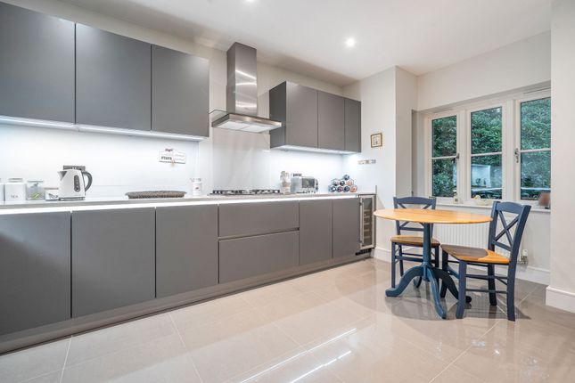 4 Adams Walk, Midhurst photo 2