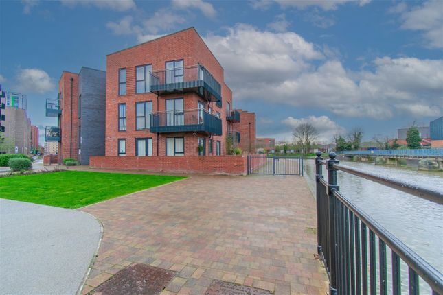 Flat for sale in 2, Grand Union Embankment, Leicester, Leicestershire