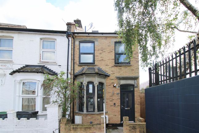 4-bed house on 37, Almond Road, London, £525,000