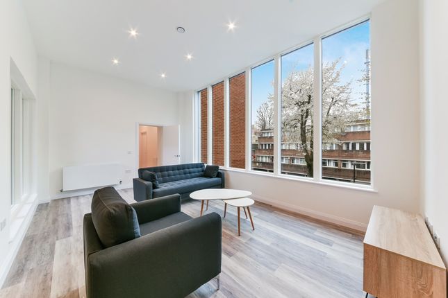 Thumbnail Flat to rent in Pearl Buildings, Wing Of Camberwell, London