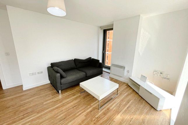 Apartment 306, Michigan Point Tower A, Salford photo 3