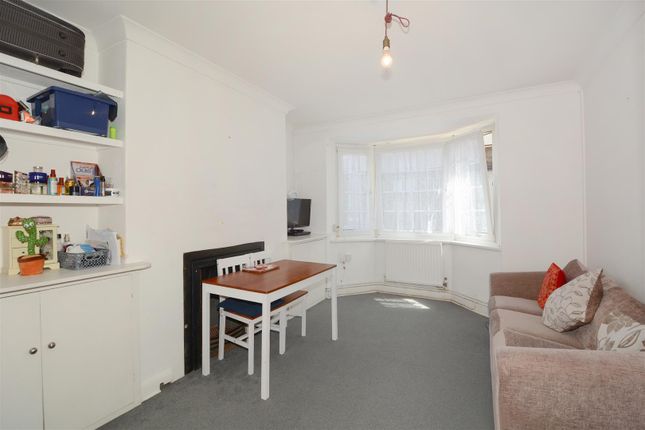 28, Morris House, London photo 3