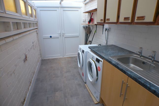 Detached house to rent in St. Davids Hill, Exeter