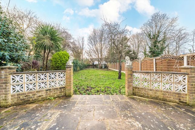 16, Conyers Road, London photo 4