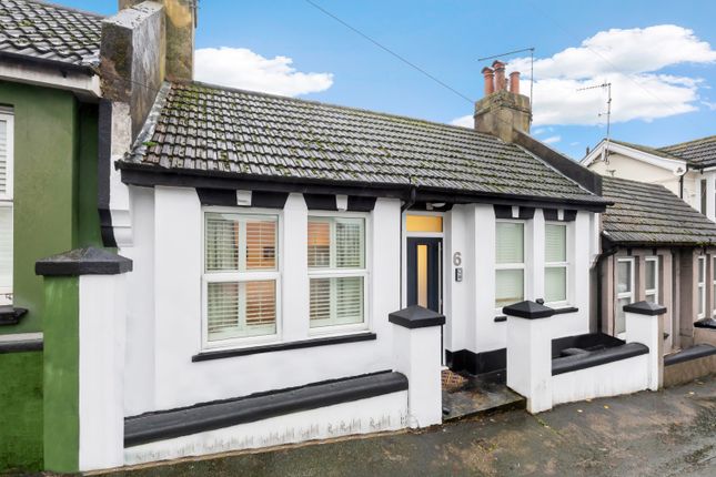 Thumbnail Terraced house for sale in Bear Road, Brighton
