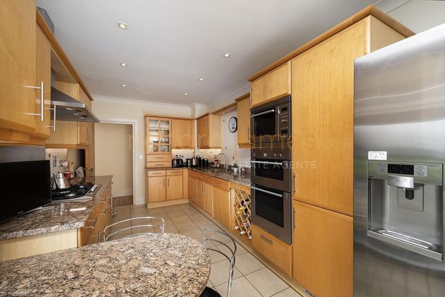 1 Etienne House, St Vincent's Lane, London photo 4