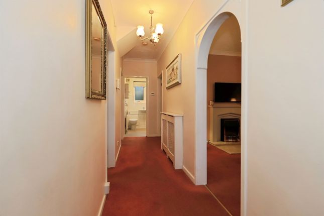 20, Hazelwood Close, Kidderminster photo 2