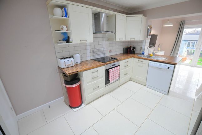 95, Foxcroft Drive, Wimborne photo 2