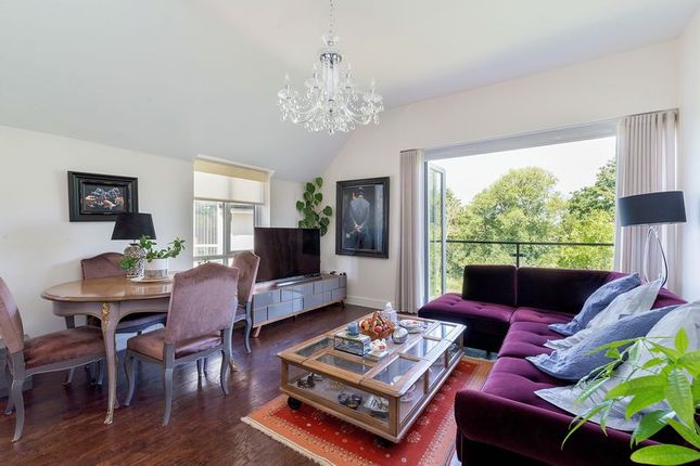 Flat to rent in Weyview Gardens, Godalming