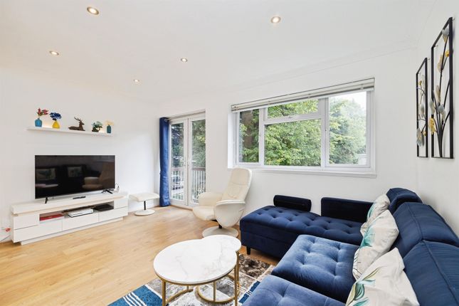 1, Harriet Way, Bushey photo 4