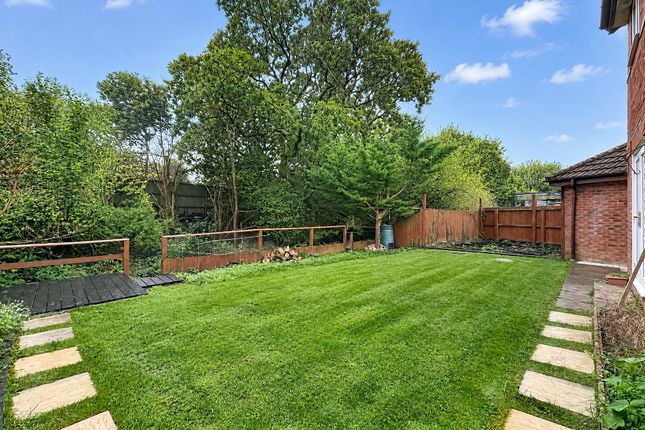 7 Rushfield Gardens, Bridgend photo 3