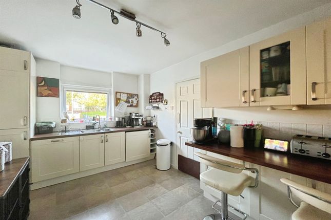 37, Parkstone Road, Irlam, Manchester photo 4