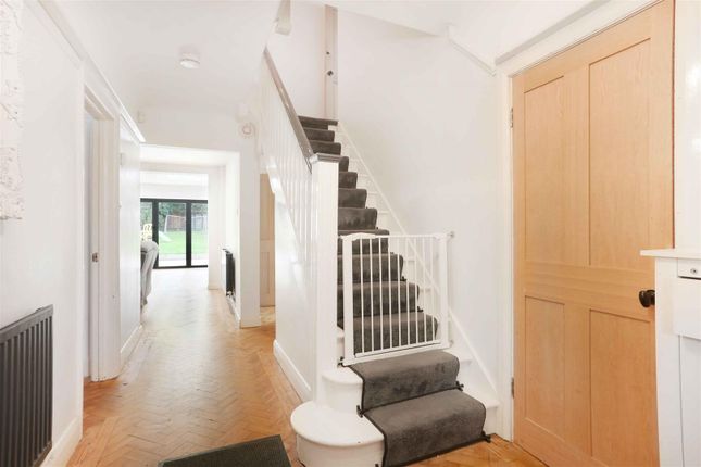 26, Chiltern Road, Sutton photo 4