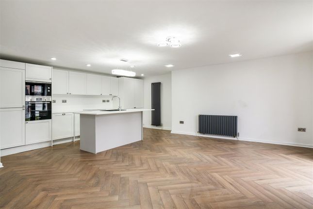 The Sanctuary, St Wulstan's Apartments, Stourport-On-Severn photo 5